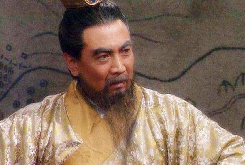 吕布是被曹操怎么弄死的,吕布被曹操杀死的阶段