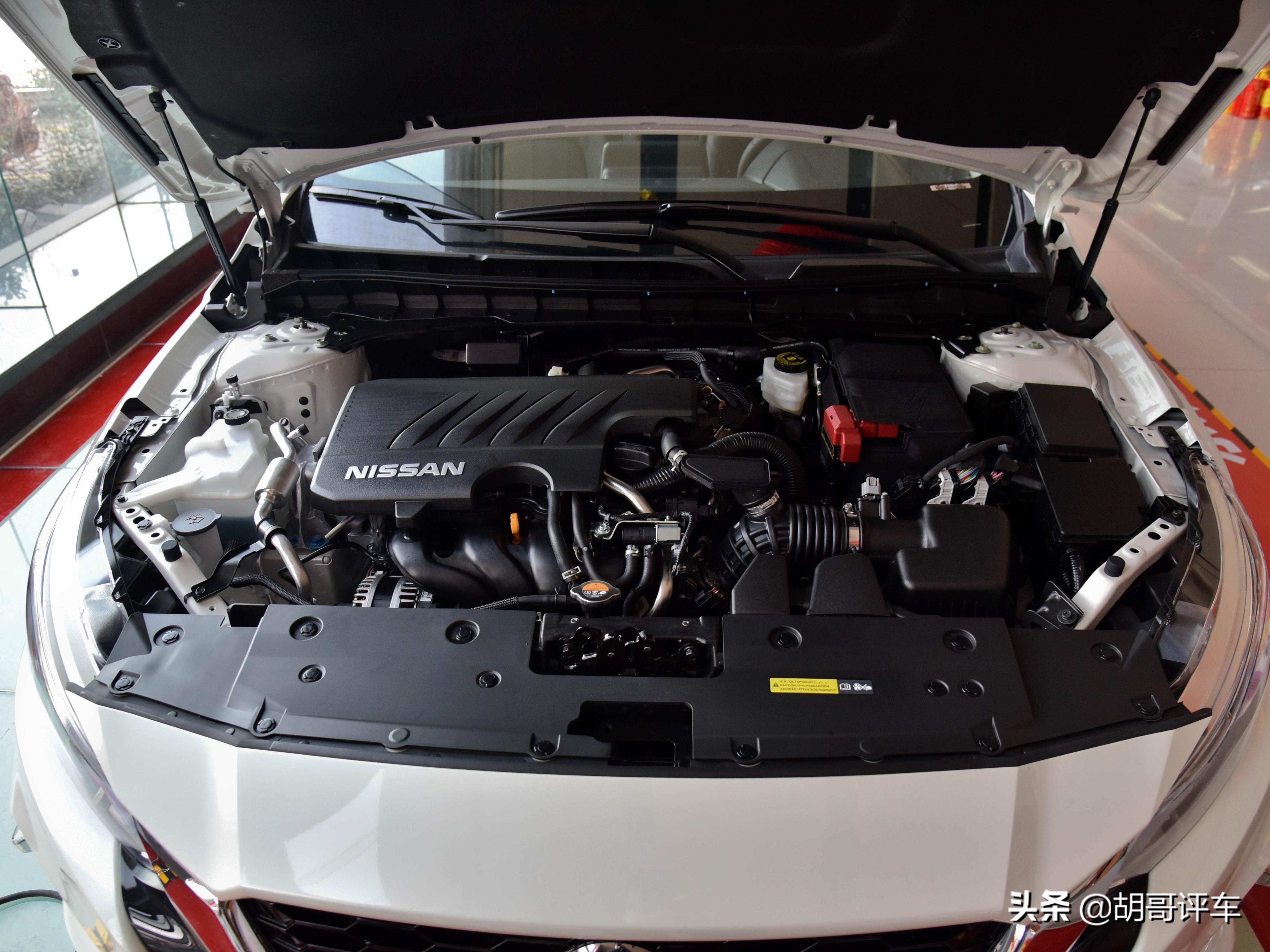 中型车新选择，家用好车推荐，后排大沙发，实拍天籁