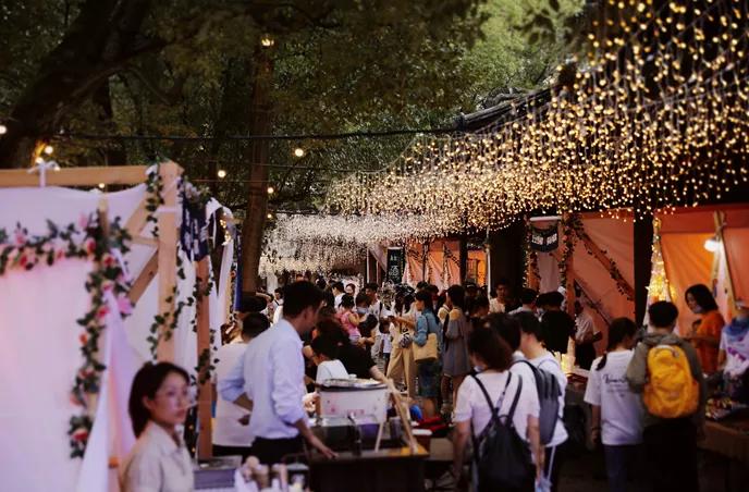 浙江宝藏城市,浙江绍兴夜市美食一条街