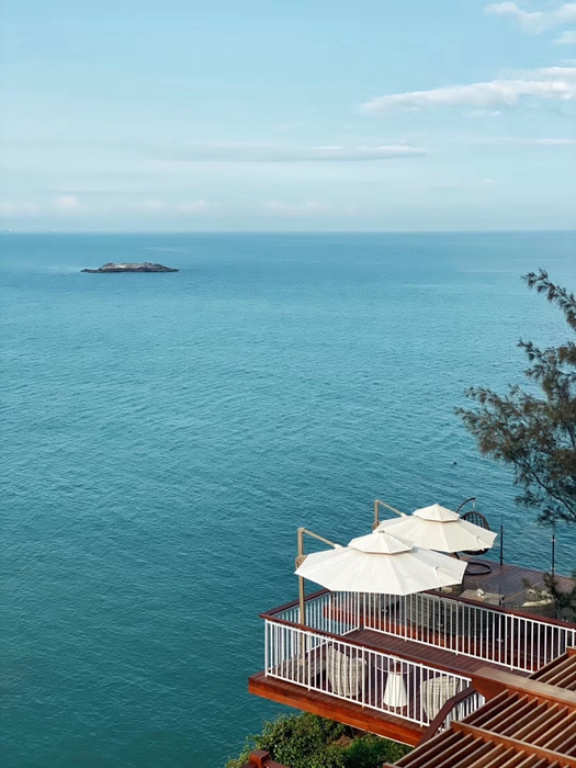 巴厘岛阿雅娜的岩石酒吧,巴厘岛式的礁石酒吧