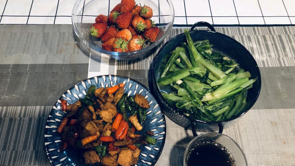 切菜时碰到辣椒很辣怎么缓解,切菜被辣椒辣到快速解辣方法