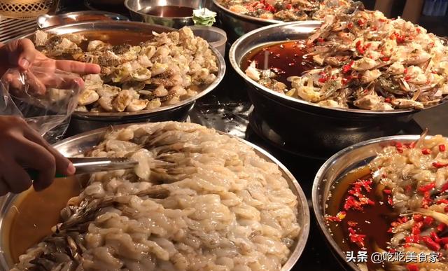 凉拌海鲜捞汁路边摊挣钱吗,90后摆摊姐妹