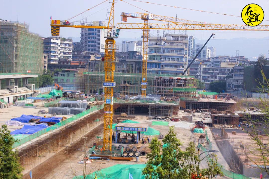 鍐嶈瀹滃鑿滃潩鏈哄満,鍥涘窛瀹滃鍐嶈