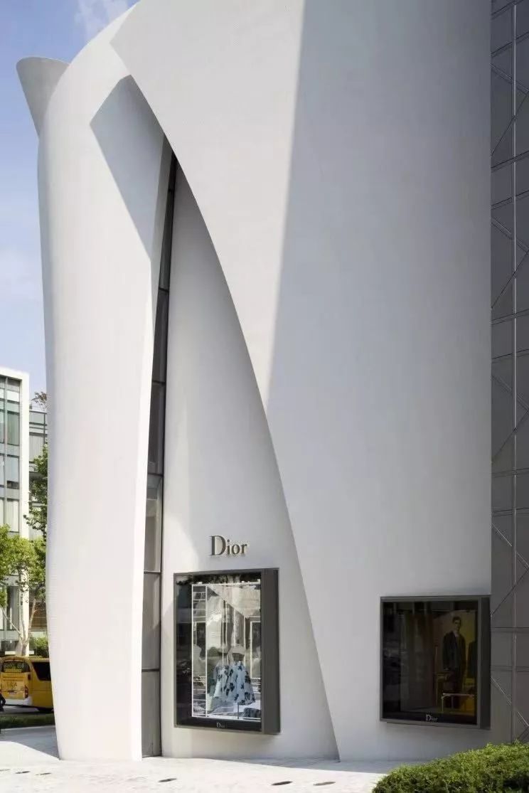 lv最经典单品,lv的跨界合作