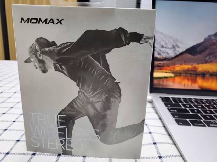 MOMAX首款TWS耳机PILLS上手体验便捷小巧续航给力