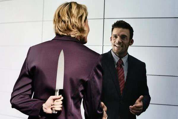 同事要我跟他调休,同事想和我换班我该怎么回复