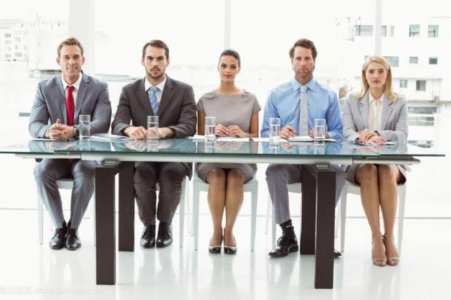 面试官：男上司追你，怎么办？90后女生一席话，让面试官刮目相看