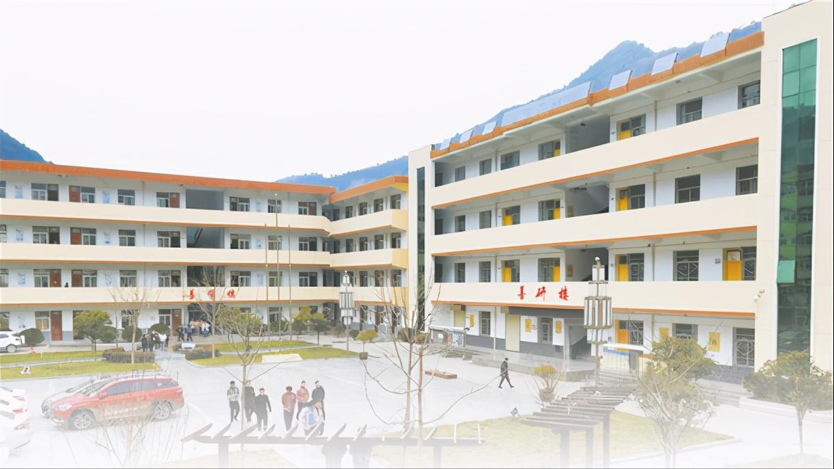 商洛柞水县乡村学校变化在身边，他是亲历者更是见证者