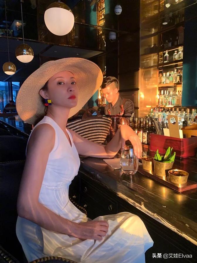 刘芳菲最迷人的照片,央视女主持刘芳菲图片