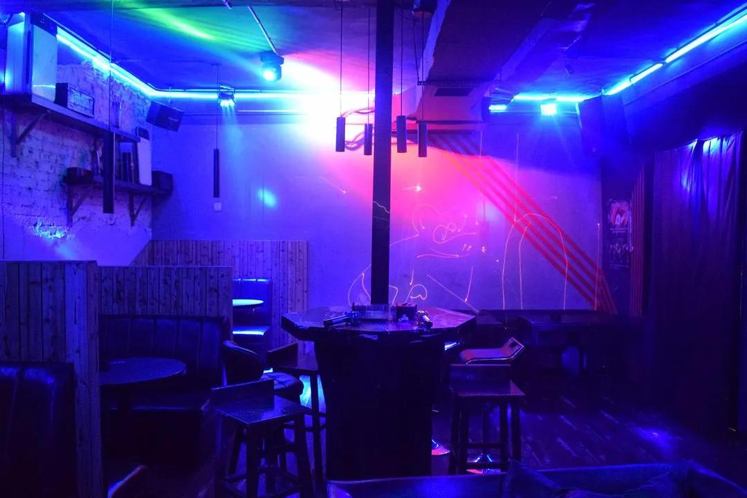 〔舞夜酒吧系列/红粉佳人.1〕这许多年，你还好吗？