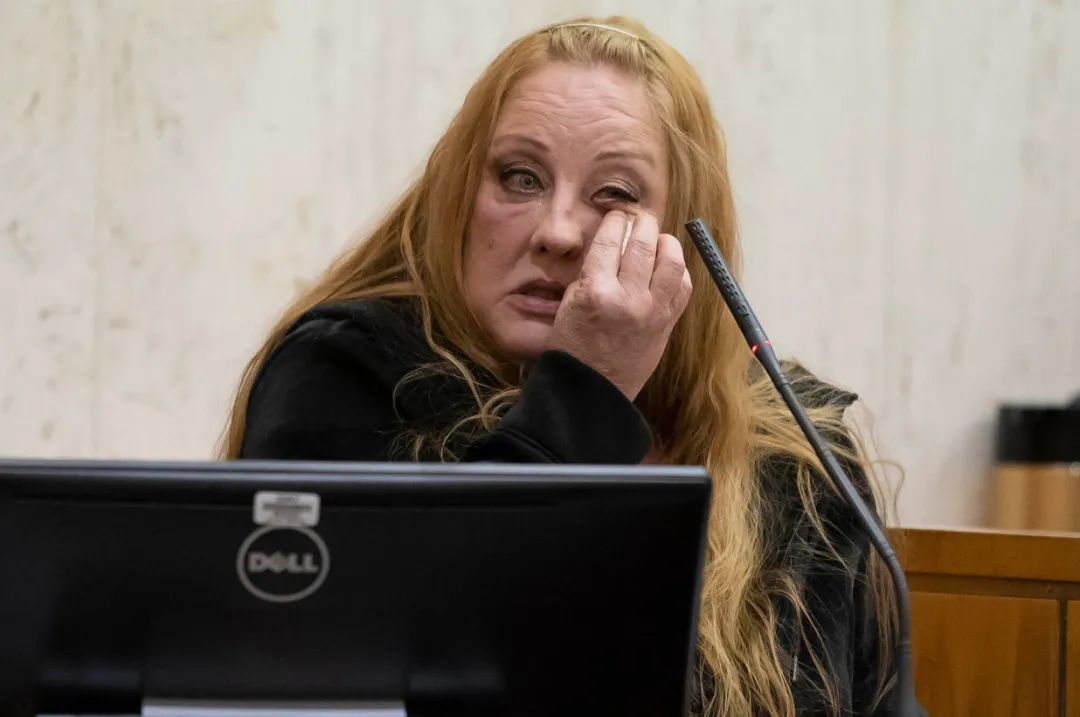 美国凶案:“我妈妈和别的男人约会,所以我不小心杀了她。”