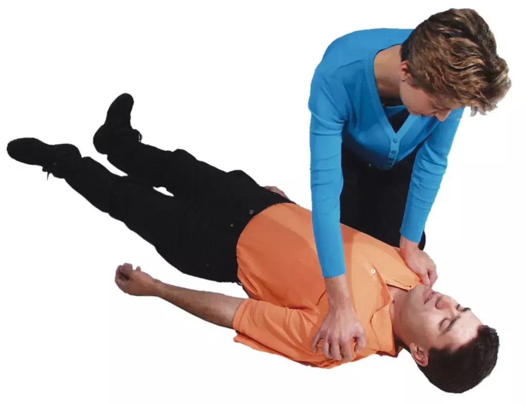 牙关紧闭的正确抢救方式,突然牙关紧咬无法呼吸浑身发抖