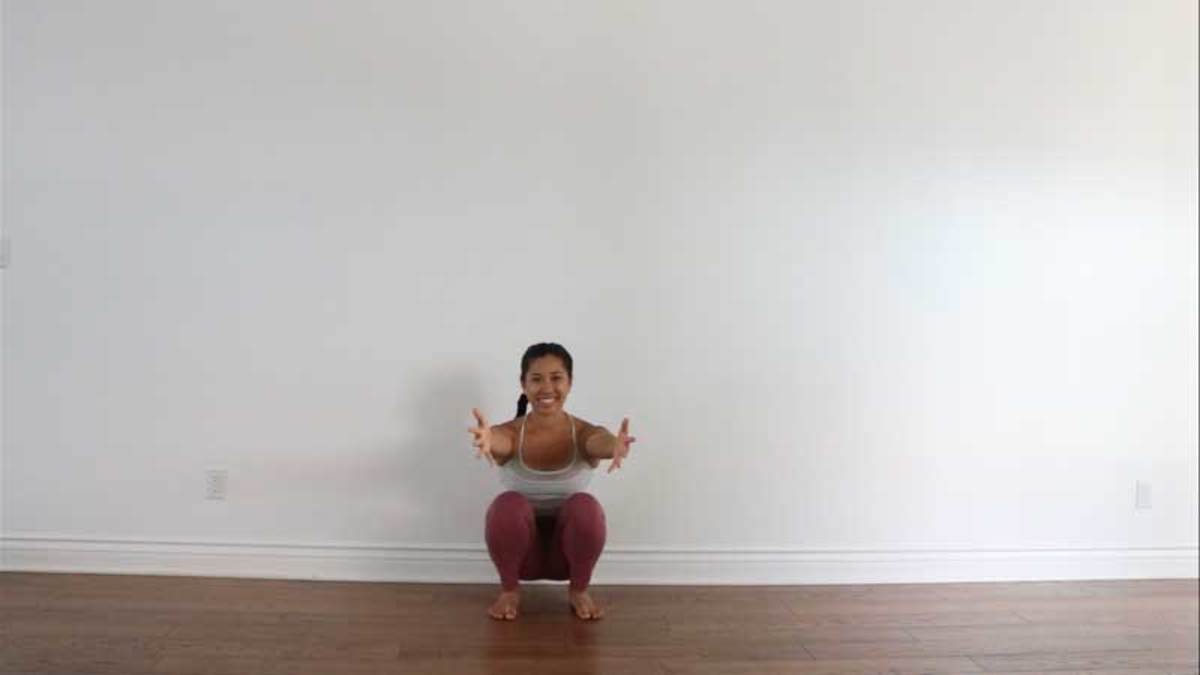 瑜伽亚洲蹲的正确方法,不会亚洲蹲健身房怎么练