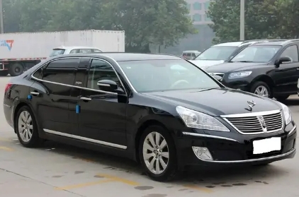 雅科仕和奔驰很像的一款车,奔驰雅科仕商务车