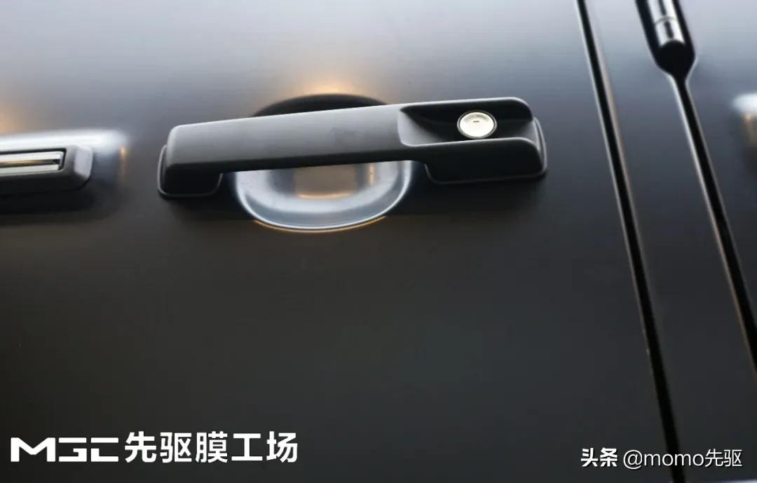 三十年不变经典传承硬汉的态度奔驰大G​装贴哑光系列车衣