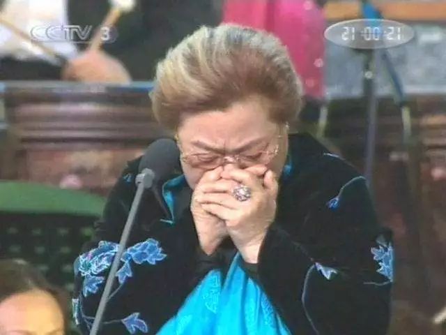 郭兰英哭了现场视频,郭兰英的三哭殿全场