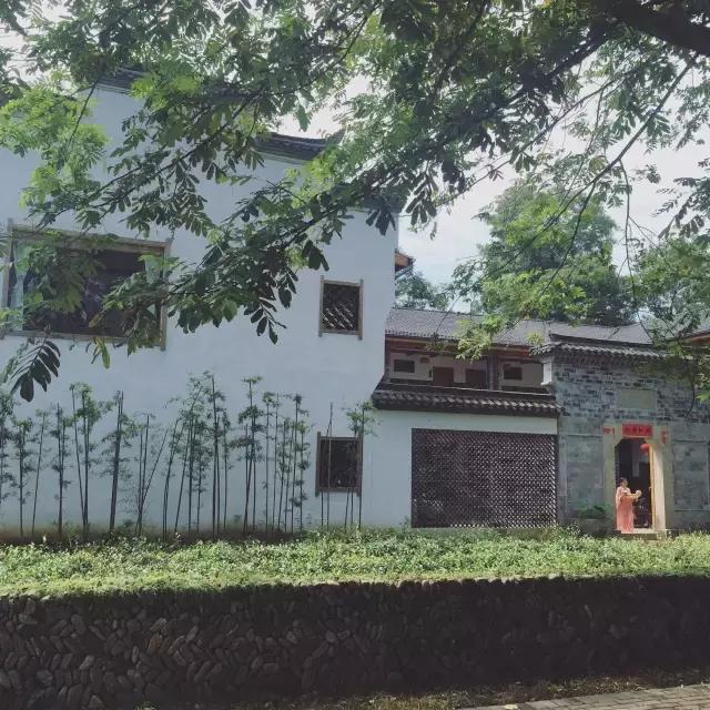 鞍山独门独院温泉民宿可住30多人 (北京昌平一宿三餐100元温泉民宿)