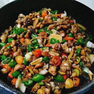 冷冻鸡腿怎么做好吃又好看视频,腌制冷冻的鸡腿怎么做好吃