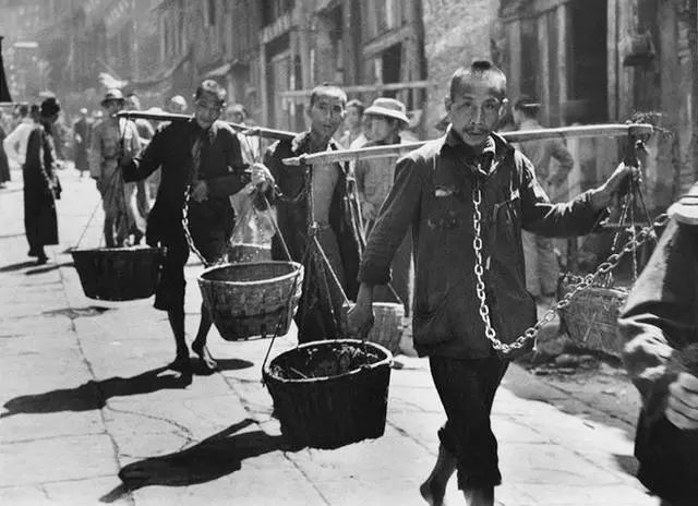 一个“壮丁”的回忆：门口晒太阳被抓走，生了疥疮不敢去医务所