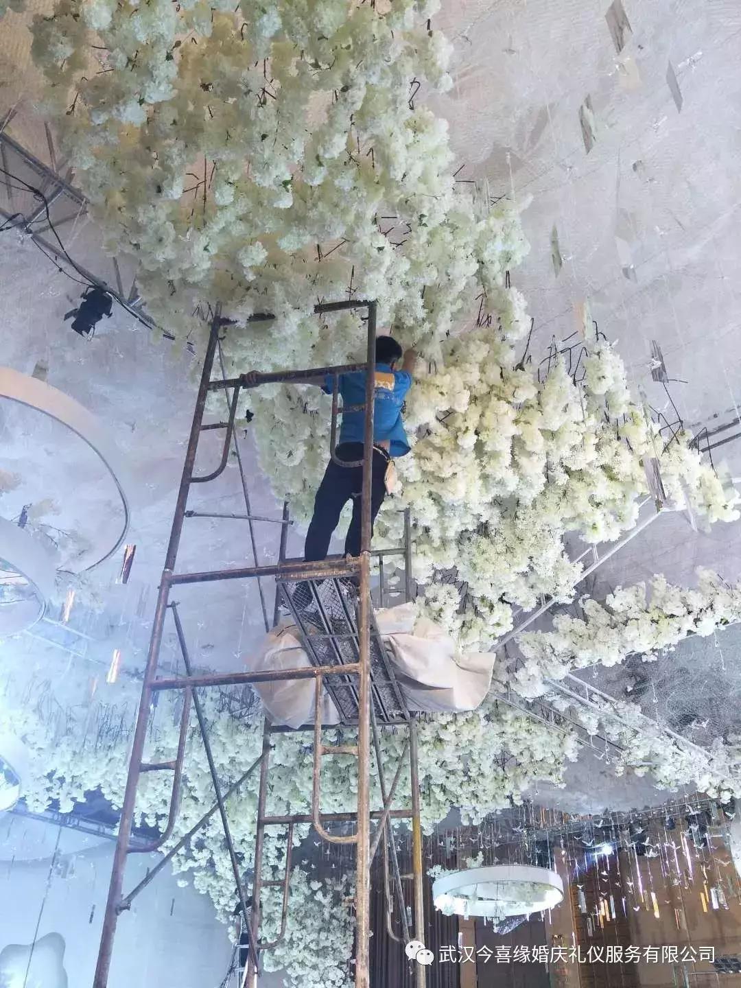 何超盈过大礼什么意思,何猷君晒姐姐何超盈过大礼仪式照