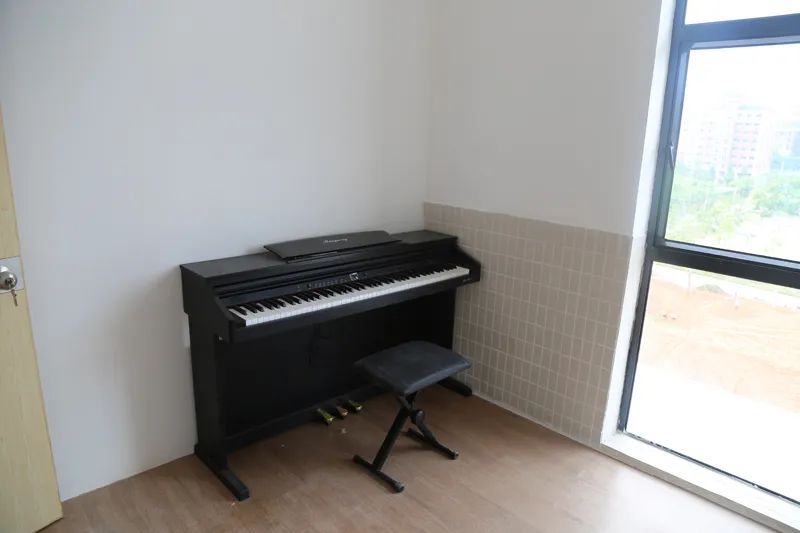 华立中英文学校是不是贵族学校,华立中英文学校升学