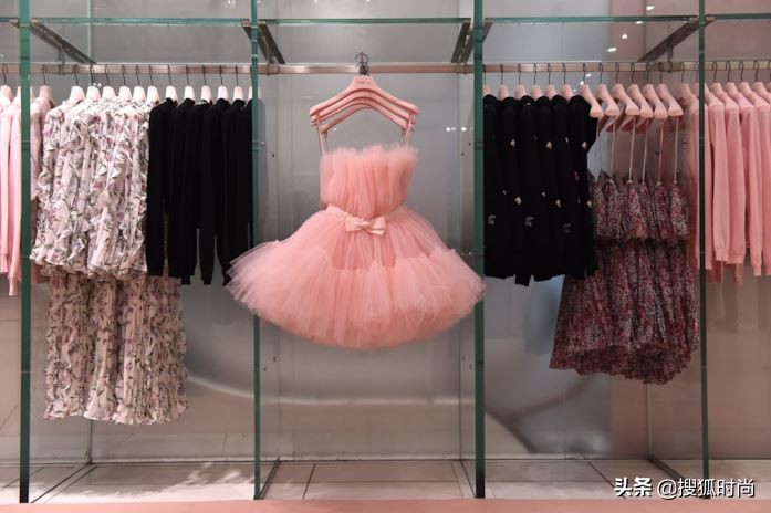 李宇春、杨幂同款仙女裙,千元就能拿下