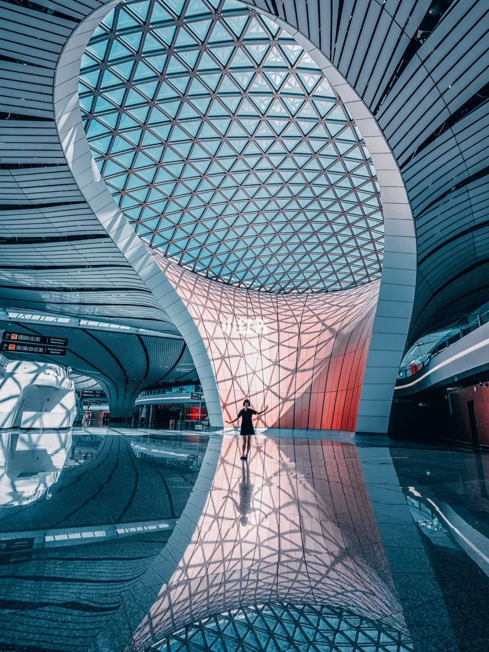 北京首都机场耗资多少钱,北京大兴机场耗资多少