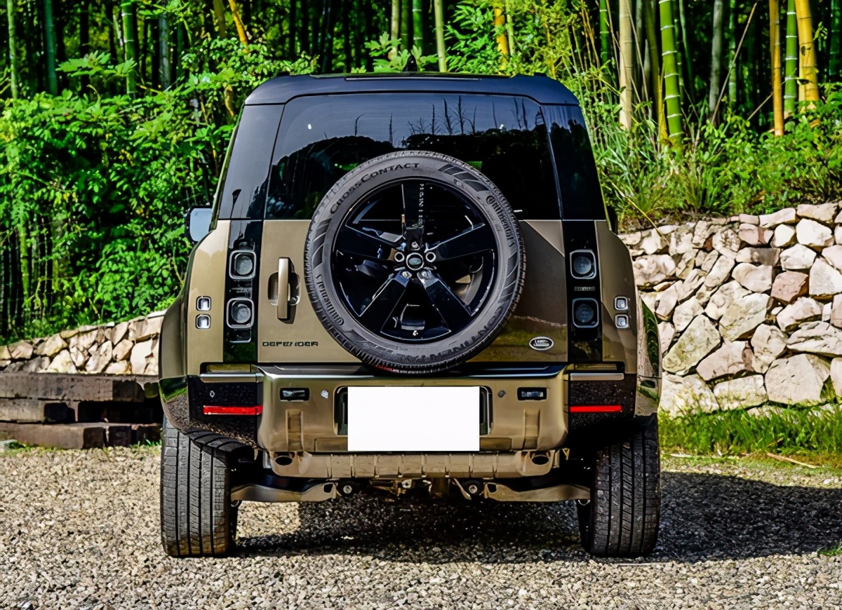 最新路虎卫士的试驾感受,路虎卫士百公里油耗和续航里程