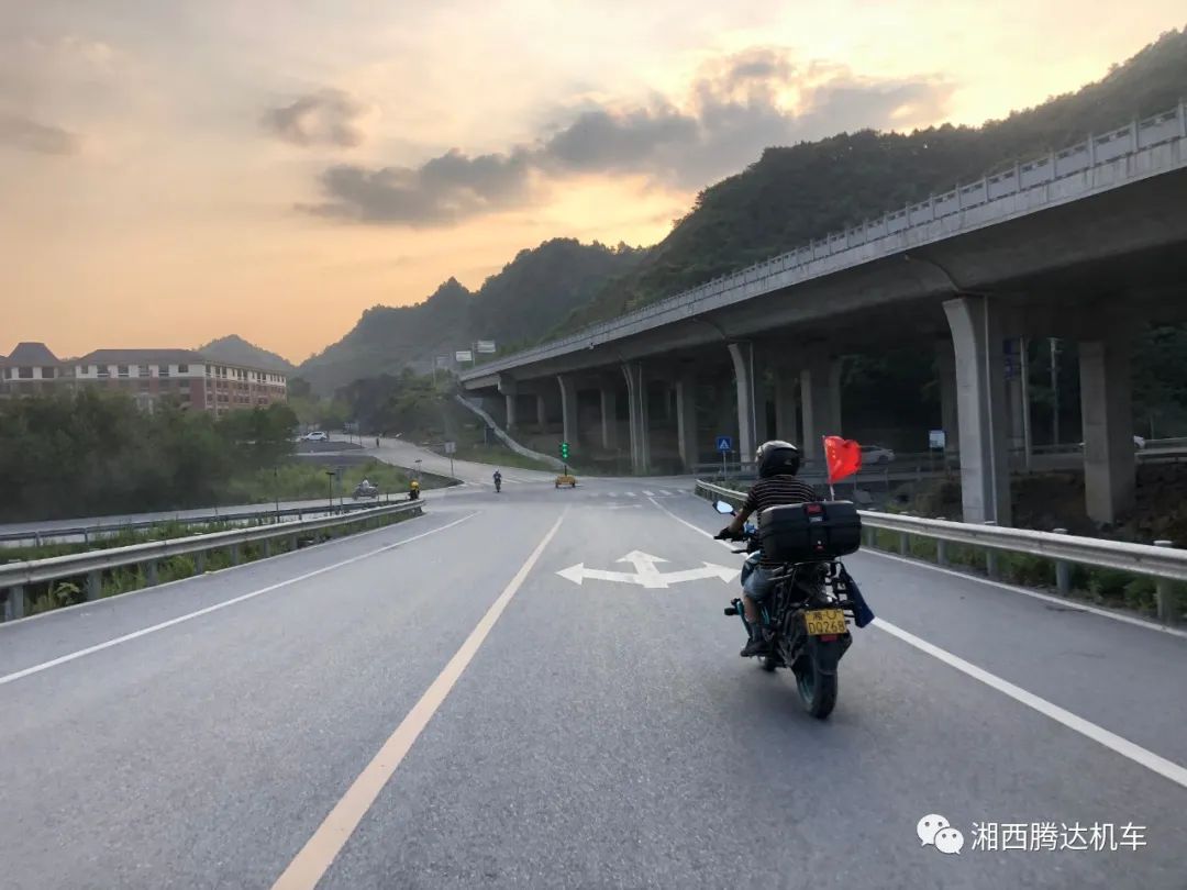 我47岁，春风150NK让我代步摩旅两不误