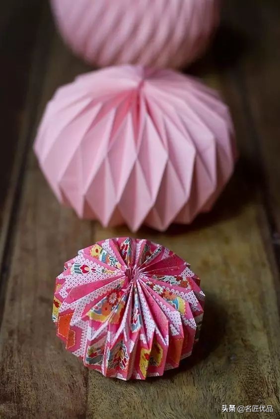 猪年手工制作纸灯笼,大红灯笼手工制作简约过年