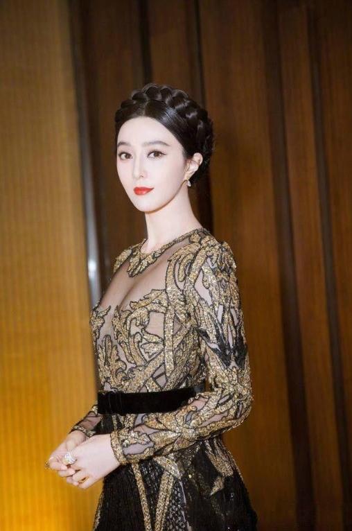 范冰冰秀身材,范冰冰惊艳迷人变装视频