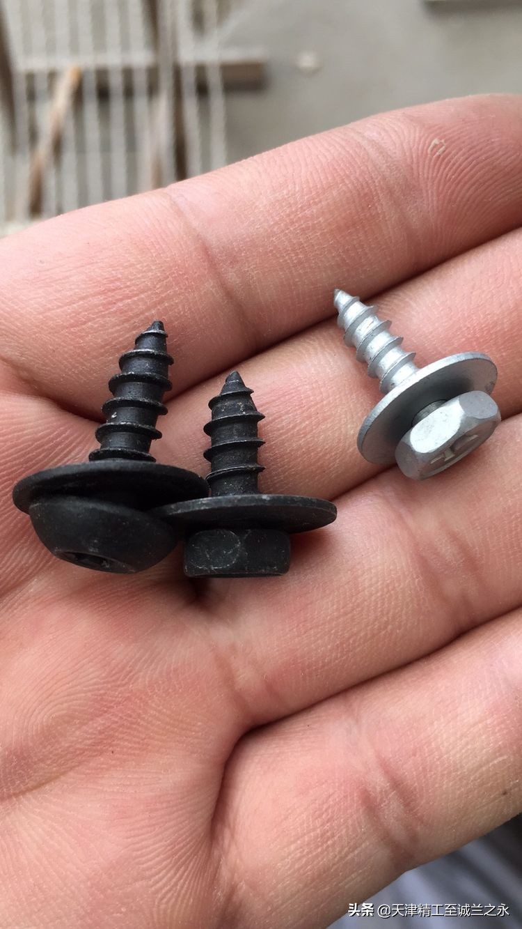 化州7哥翻新12代皇冠多少钱,11年丰田皇冠内饰翻新