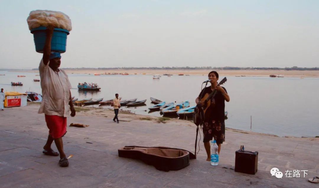 26岁80国。这个河南商丘的小伙子告诉我们，环游世界没有门槛