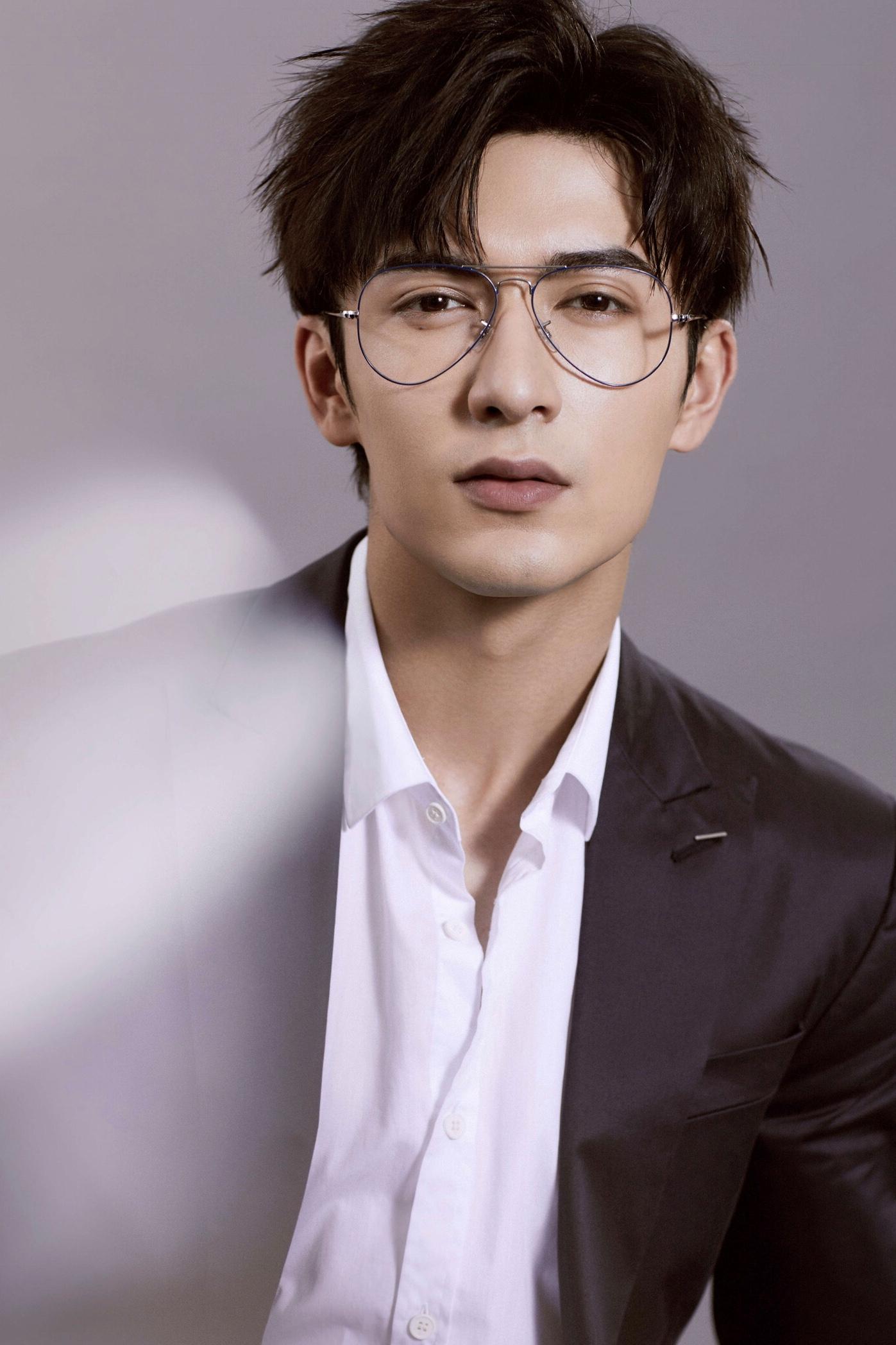 尹正和黄晓明谁帅,尹正黄晓明高清大图