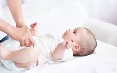 新生女宝宝来“月经”了！妈妈可不背这些锅