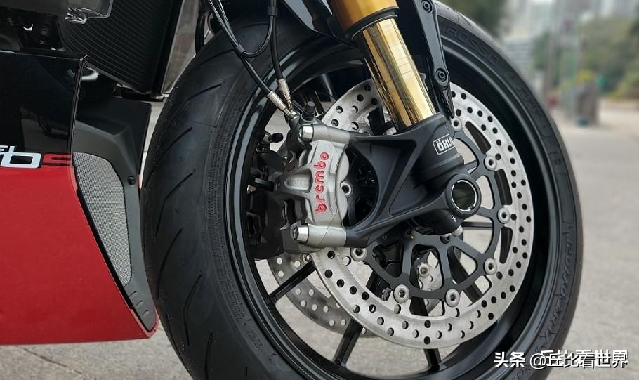 杜卡迪diavel1260和1260s的区别,杜卡迪1260s大魔鬼暗黑