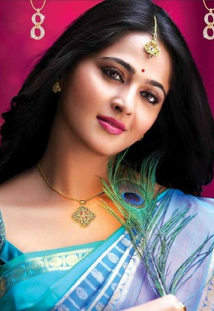 画家油画让摄影师蠢蠢欲动，于是在瀑布下拍摄1组人体艺术写真集