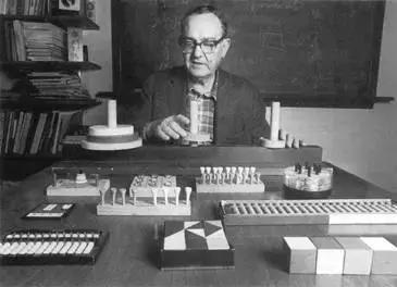 这个富二代泡妞打架半辈子，拿下诺贝尔奖却只用了一年的时间