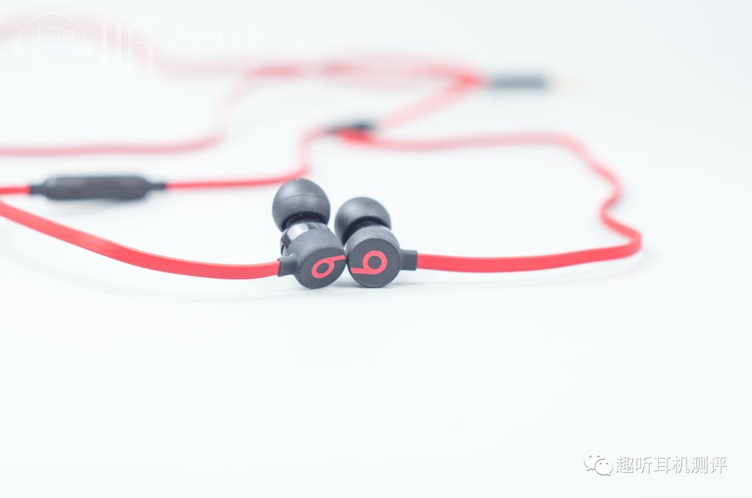urbeats3入耳式耳机开箱,beats3蓝牙头戴式耳机评测