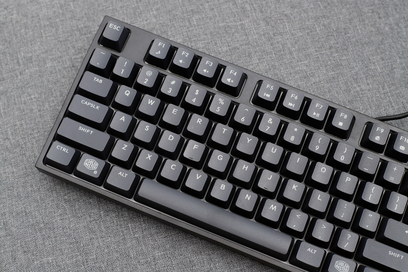 了解樱桃轴入门级机械键盘，从酷冷CK370开始