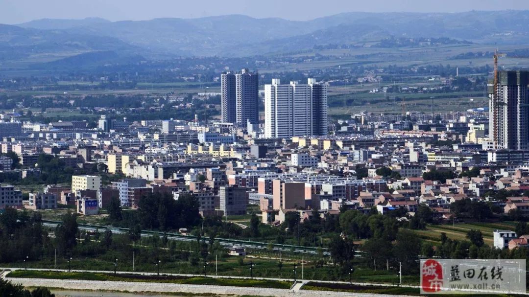 当我们谈论历史时我们在谈论什么,当我们谈论文学时我们在谈论什么