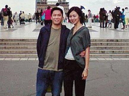 和叶翠翠相恋，与章子怡传绯闻，二婚的黄有龙为何娶赵薇为妻？