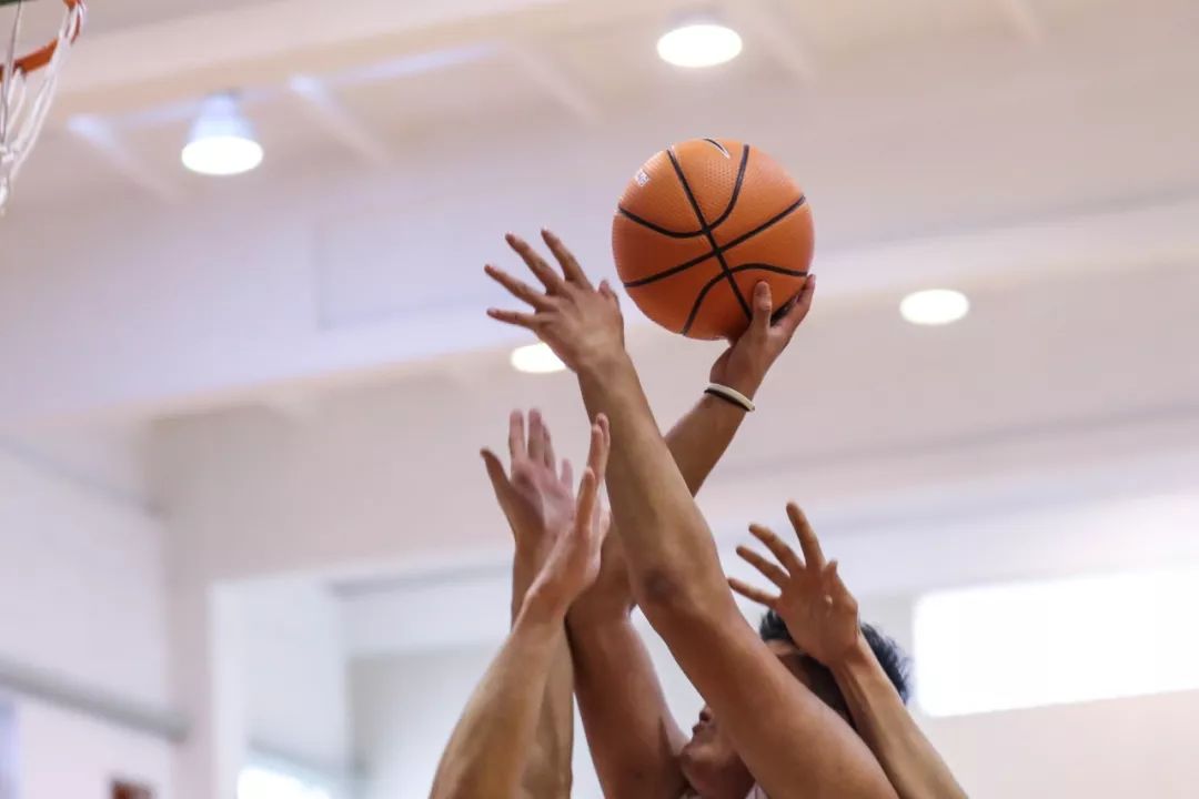 十六强激烈幸存不易新八强更强明日开战丨2018-19耐克高中联赛