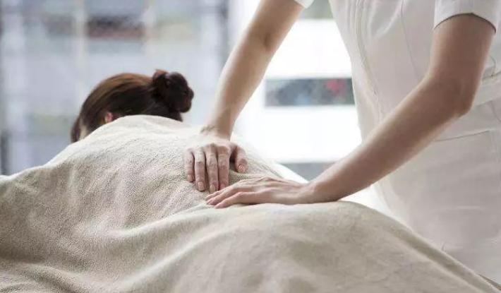 腰椎管狭窄的病例,腰椎管狭窄成因和治疗方法