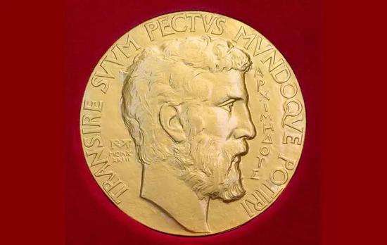 玻尔：丹麦国脚踢进奥运会斩获银牌，跨界当数学家还是菲尔兹主席