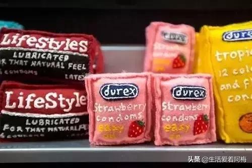 她开了间超市，卖的东西却全是假的，9000件商品，竟被一抢而空