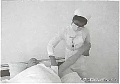 护理老年人清洁口腔,老年人身体清洗护理