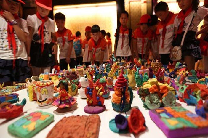 90后放弃银行职位创业,90后女研究生放弃高薪创业