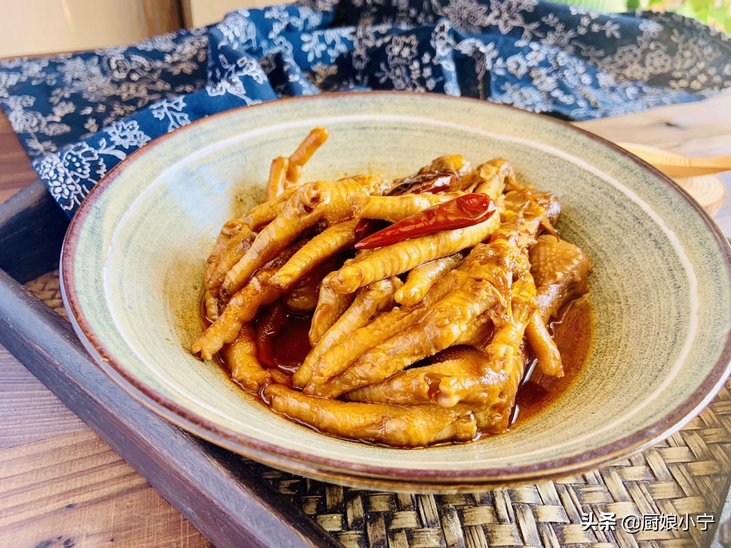 *鸡做**爪多加这一步，软烂不破皮，一口一个吸溜着吃