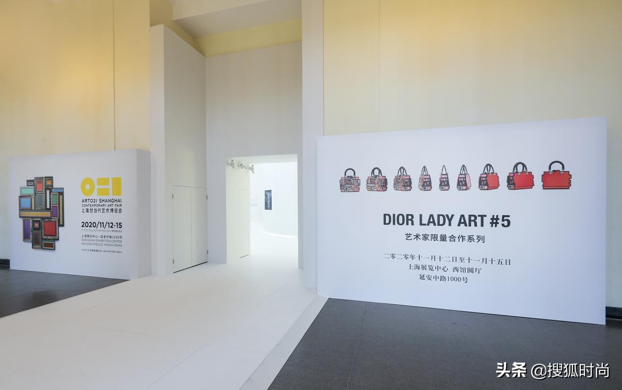 究竟是什么神仙合作款,让卢靖姗和章若楠不断为它打Call?